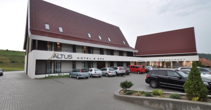 hotel-altus-spa-647b06dca7ef823a.jpeg