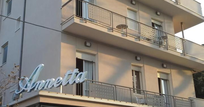 hotel-annetta-ab3522e2e6b8559a.jpeg