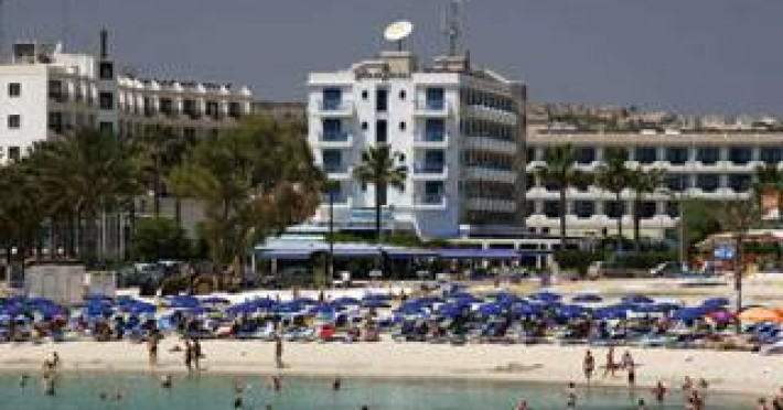 Hotel Anonymous Beach