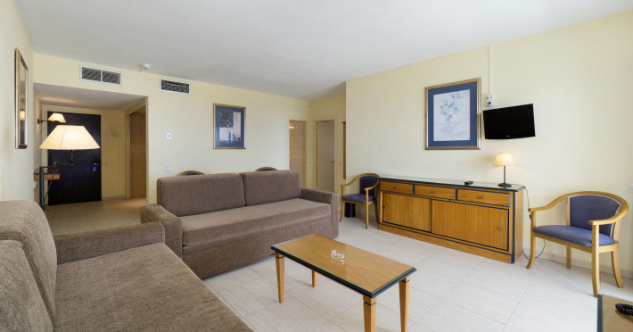 hotel-apartamentos-pyr-fuengirola-f517cd8c3a1fa4c9.jpeg