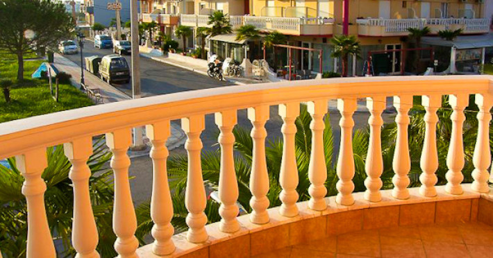 hotel-apartments-alexander_1322_paralia-katerini-hotel-apartment-alexander-camera-dubla-balcon.jpg