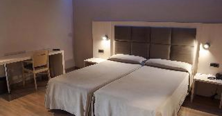 hotel-barcelona-house-86982a42d340c3c5.jpeg
