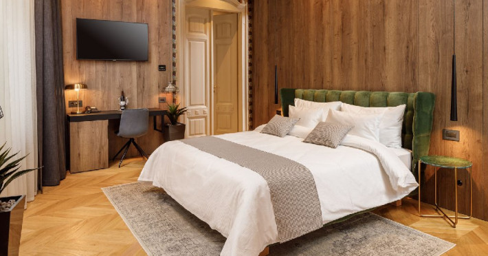 hotel-boarding-house-2497e68cfc5a40e2.jpeg
