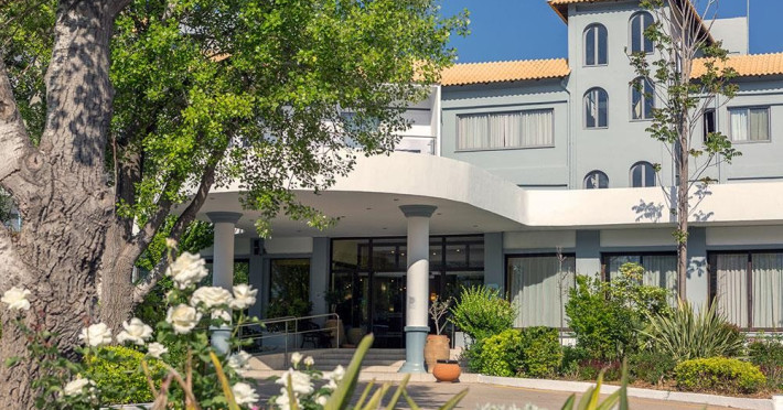 Golden Coast Hotel & Bungalows