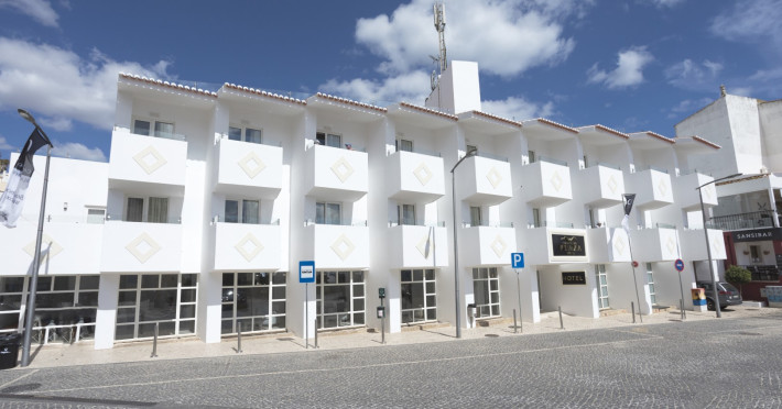 hotel-carvoeiro-plaza-ad89e79febeb80fb.jpeg