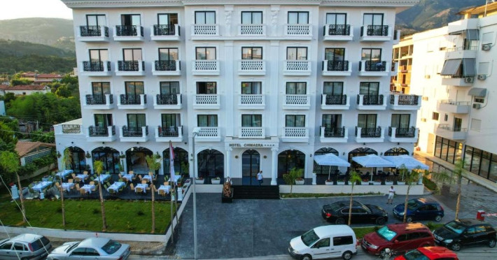 hotel-chimaera-a2569686e5c675f7.jpeg
