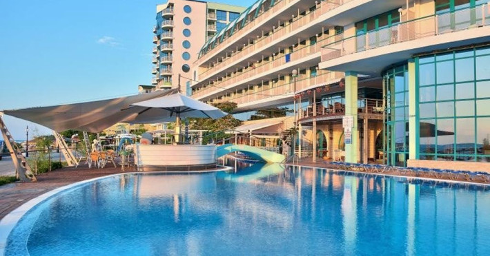 hotel-cu-piscina-047d752575af98e4.jpeg