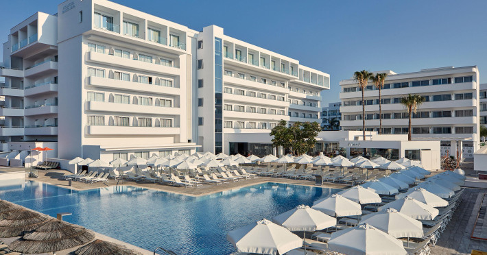 hotel-cu-piscina-211a79a8e9fc4542.jpeg