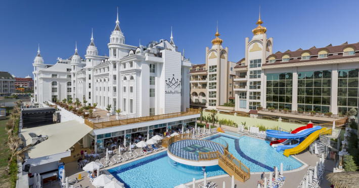 hotel-cu-piscina-4b287fc5d15d2f69.jpeg