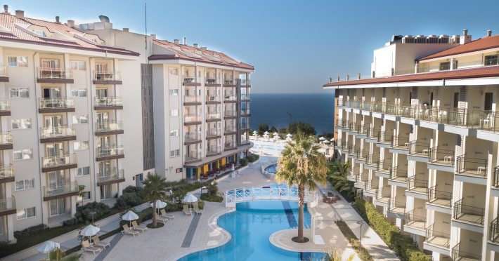 hotel-cu-piscina-8443eb12ae6a5c5b.jpeg
