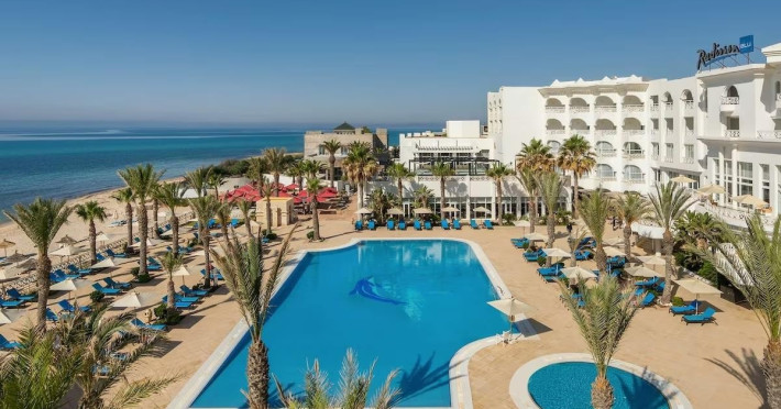 hotel-cu-piscina-a17a359bc145a147.jpeg