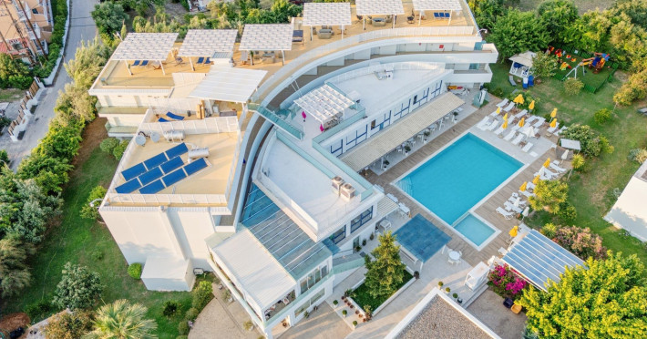 hotel-cu-piscina-bdb0c565749ec388.jpeg