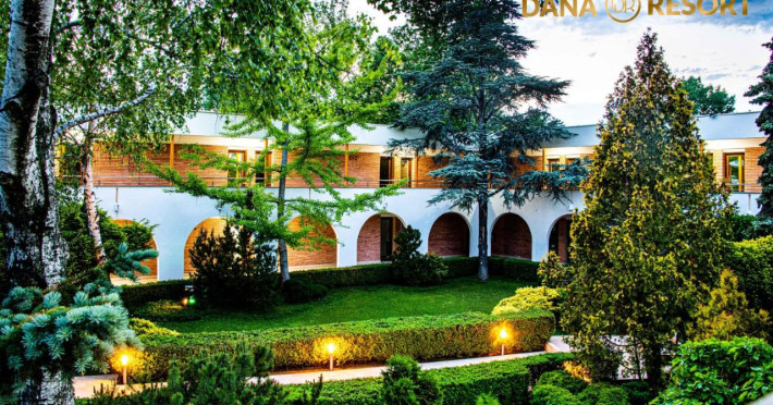 hotel-dana-resort-612d8a0d18bdfd5f.jpeg