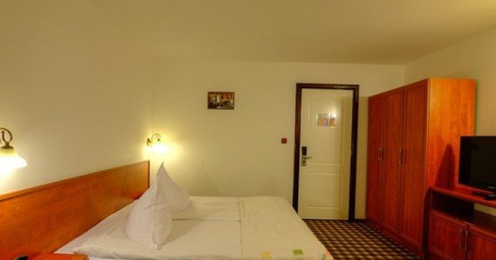 hotel-de-jos-hotel-gradistea-6a9abf797dc00046.jpeg