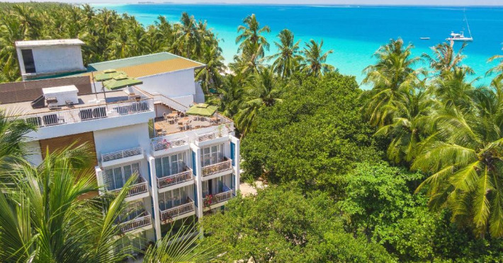 hotel-dhiguveli-maldives-a689db60bc5347cc.jpeg