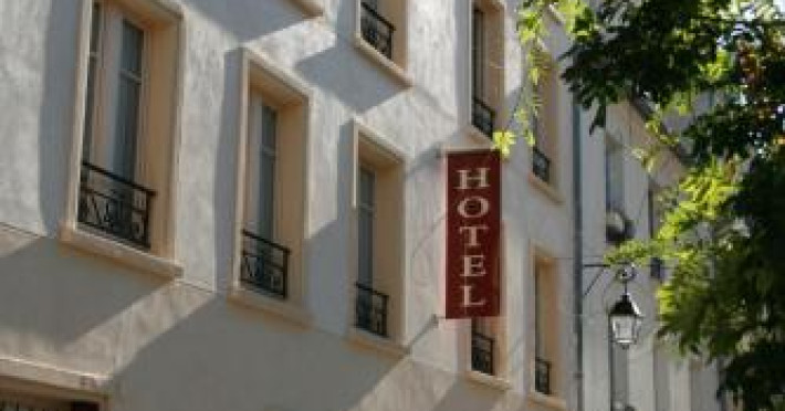 hotel-du-roussillon-af72476eb7f7c888.jpeg