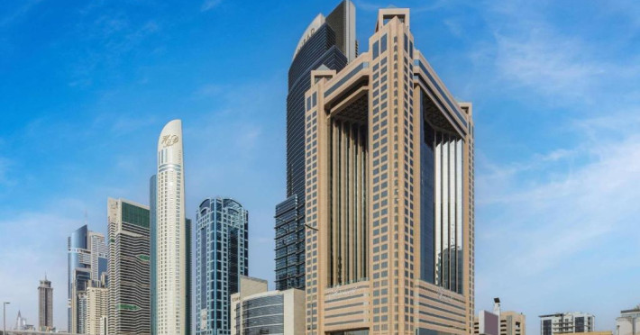 hotel-fairmont-dubai-1e065680f6fb8b4e.jpeg