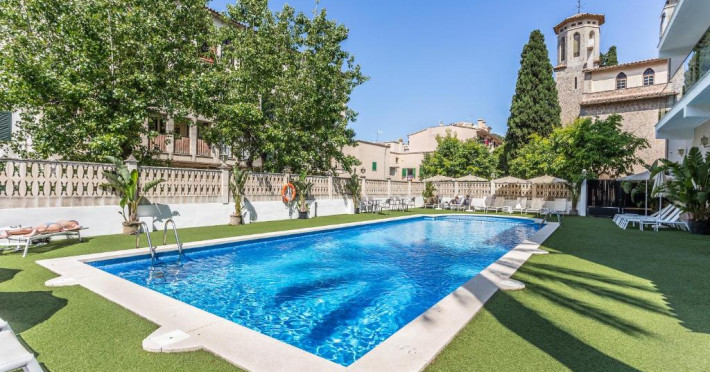 hotel-fergus-style-soller-beach-bf20aae39bc71c2a.jpeg