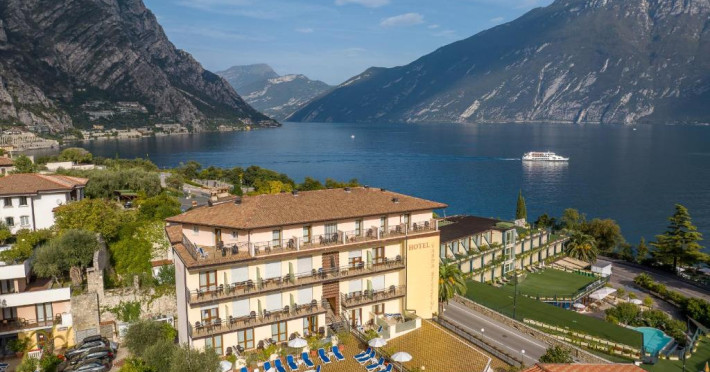 hotel-garda-bellevue-fa27b282ad84cdeb.jpeg