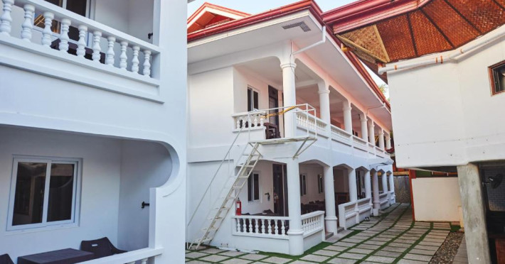hotel-gray-in-boracay-d3cc6edf3ad987c8.jpeg
