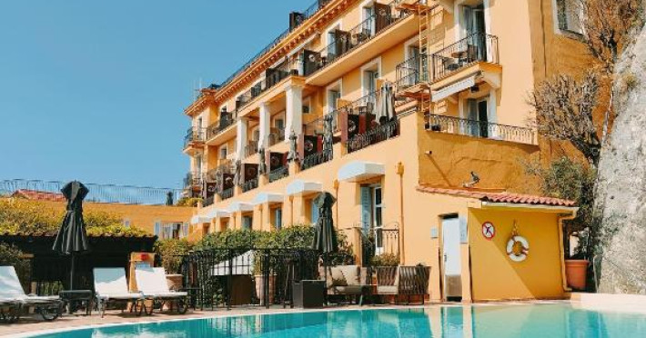hotel-la-perouse-nice-baie-des-anges-ee5d964ef9d1739a.jpeg