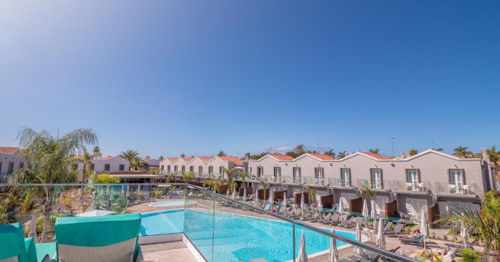 hotel-livvo-los-calderones-adults-recommended-a682996a242f60e8.jpeg