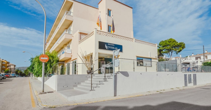 hotel-lliteras-8dd62865ad44b75f.jpeg