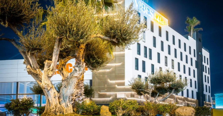 hotel-malaga-vibes-61221753e2d8af5c.jpeg