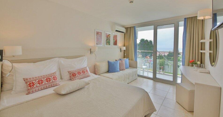 hotel-mare-91d8f9121a3ba545.jpeg