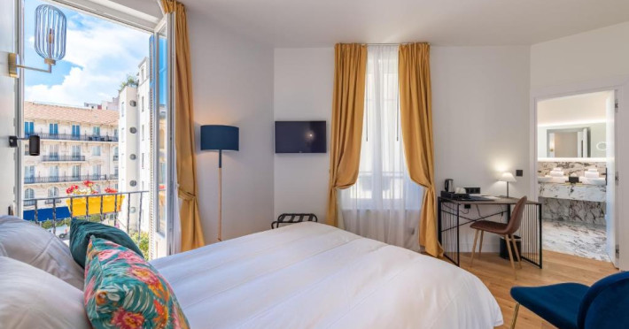 hotel-nice-cote-dazur-2c6e92e54d0ea833.jpeg