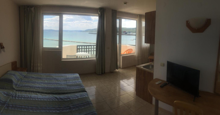 hotel-oasis-b2aae2251648b4b3.jpeg