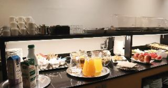 hotel-onix-liceo-43000fd69f323ca0.jpeg