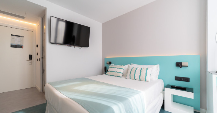 hotel-puerto-de-la-luz-bf893b037ad7b3bd.jpeg