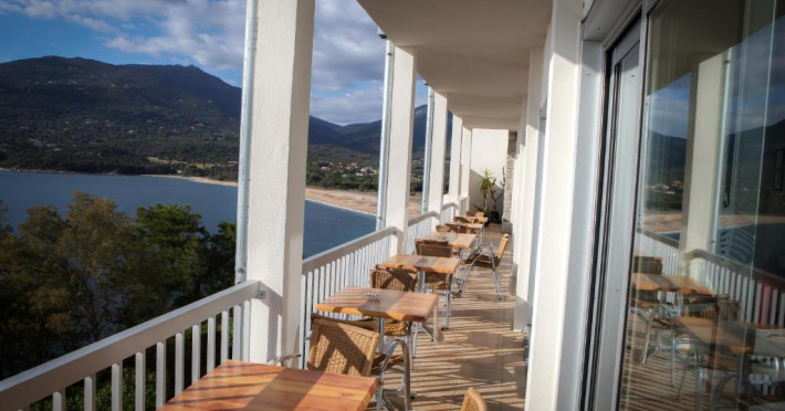 hotel-roc-e-mare-d5f7ec5a4b0951b5.jpeg