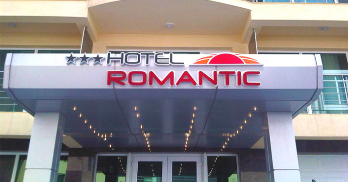 hotel-romantic-200524a675aa2db3.jpeg