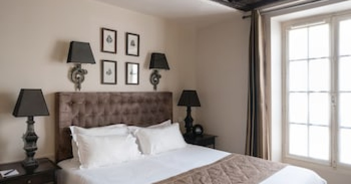 hotel-saint-louis-marais-9a596deaafb1ba2d.jpeg