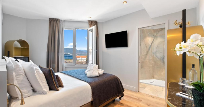 hotel-san-carlu-citadelle-ajaccio-a3eb183f79f4b1e6.jpeg