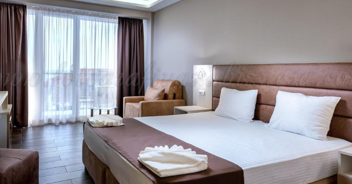 hotel-sunny-2d1d629bf56b5df8.jpeg