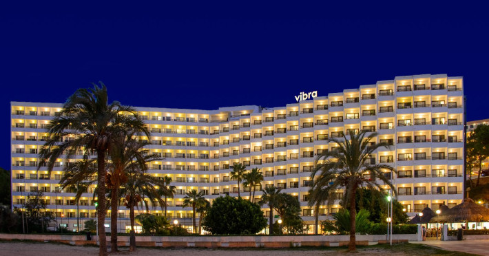 hotel-vibra-beverly-playa-8de5b3784b1ab1ac.jpeg