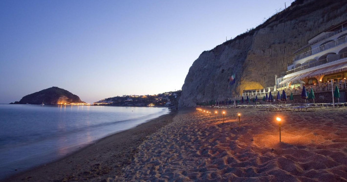 hotel-vittorio-beach-resort-c11e24eebe48b4d4.jpeg