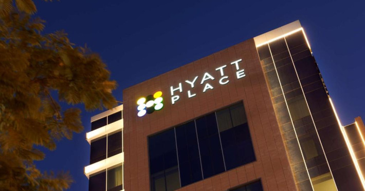 hyatt-place-dubai-baniyas-square-8306fa1be0fc7d7f.jpeg