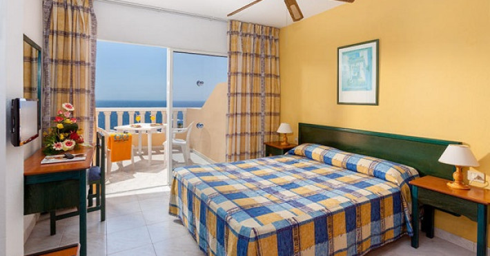 ibh-bahia-flamingo_2945_bahia-flamingo-camera-pat-dublu-terasa-sea-view.jpg