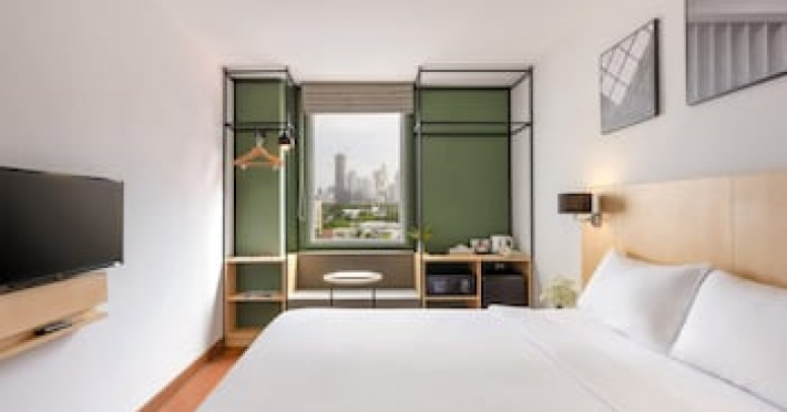 ibis-bangkok-sathorn-f1a02ba7cbbda5fb.jpeg