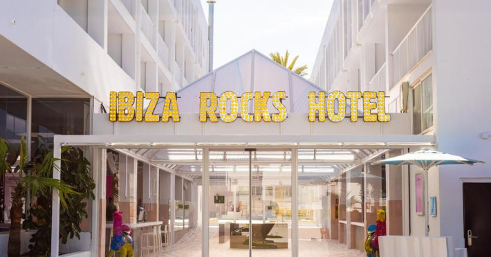ibiza-rocks-hotel-adults-only-d835901700d49bde.jpeg