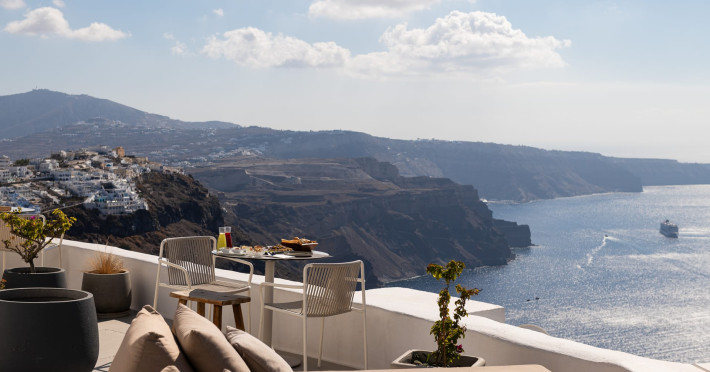 iconic-santorini-a-boutique-cave-hotel-0935a956f22ffa82.jpeg