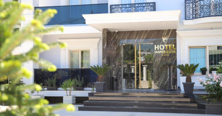 imperator-hotel-4f2e2556bca34b09.jpeg