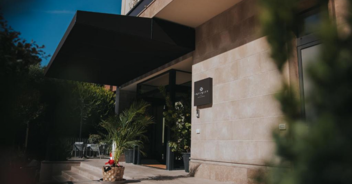 infinity-hotel-more-aa3ee37703b6eaf5.png
