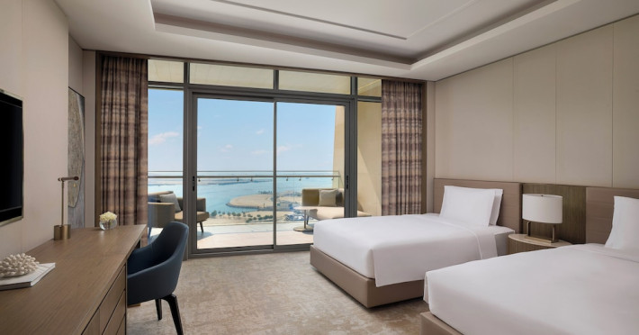 intercontinental-abu-dhabi-residence-f86f265049bc4c86.jpeg
