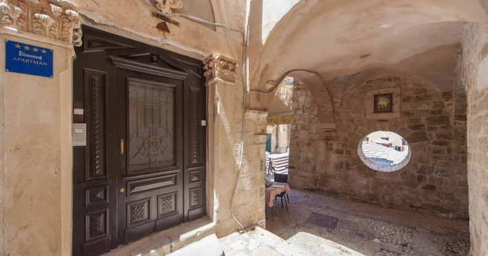 irundo-dubrovnik-arch-apartments-43810a8887497417.jpeg