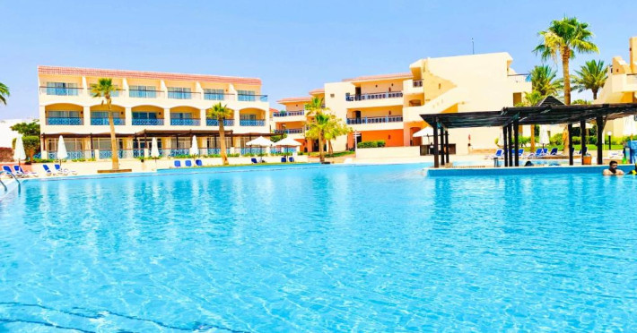 Ivy Cyrene Island Aqua Park Resort (ex Cyrene Island Hotel)